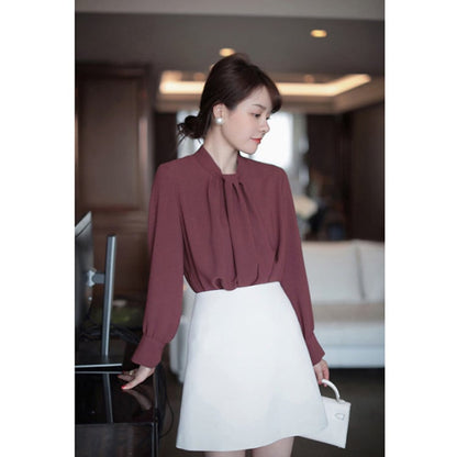High Praise A-line Skirt in Off-white with Pearly Finish