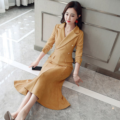 Stylish V-Neck Midi Dress with Trendy Color Block Design